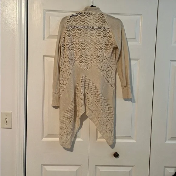 Elegant Cream Women's Sweater - Picture 2 of 8